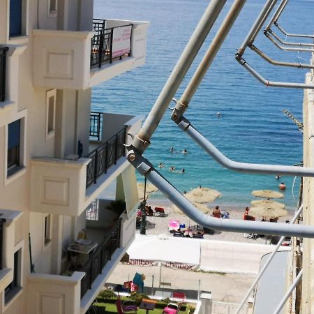 Comfortable Beachfront Apartment لوتراكي المظهر الخارجي الصورة