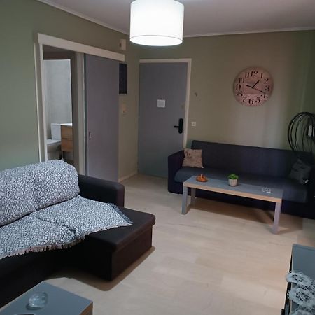 Comfortable Beachfront Apartment لوتراكي المظهر الخارجي الصورة